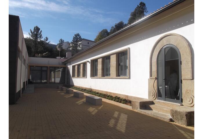 Escola Básica 1 com JI de Canelas