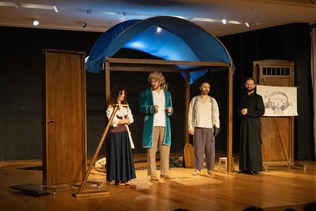 Alunos do AEA vivem Memorial do Convento através da representação teatral 